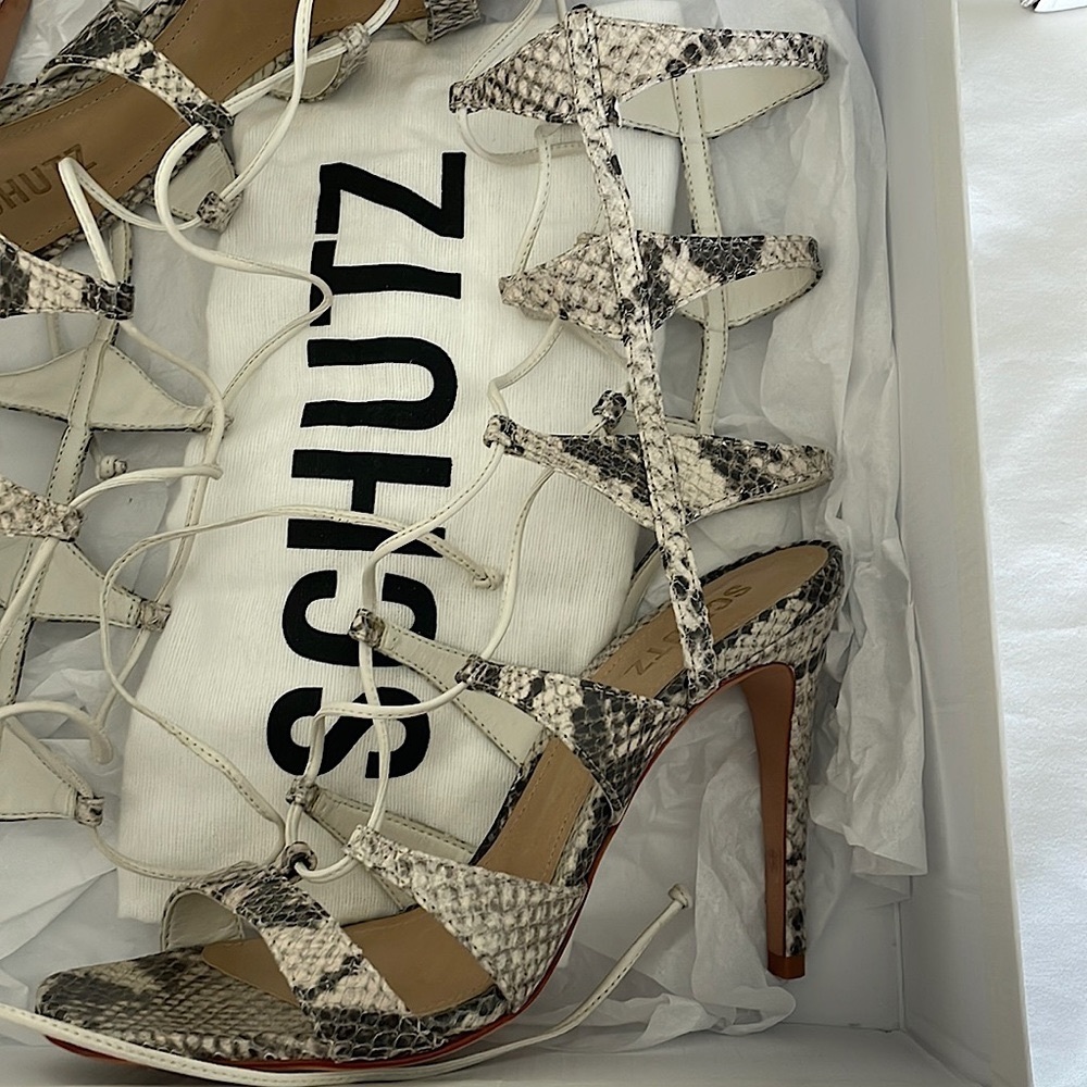 Schutz Erlene Lace Up heels size 8